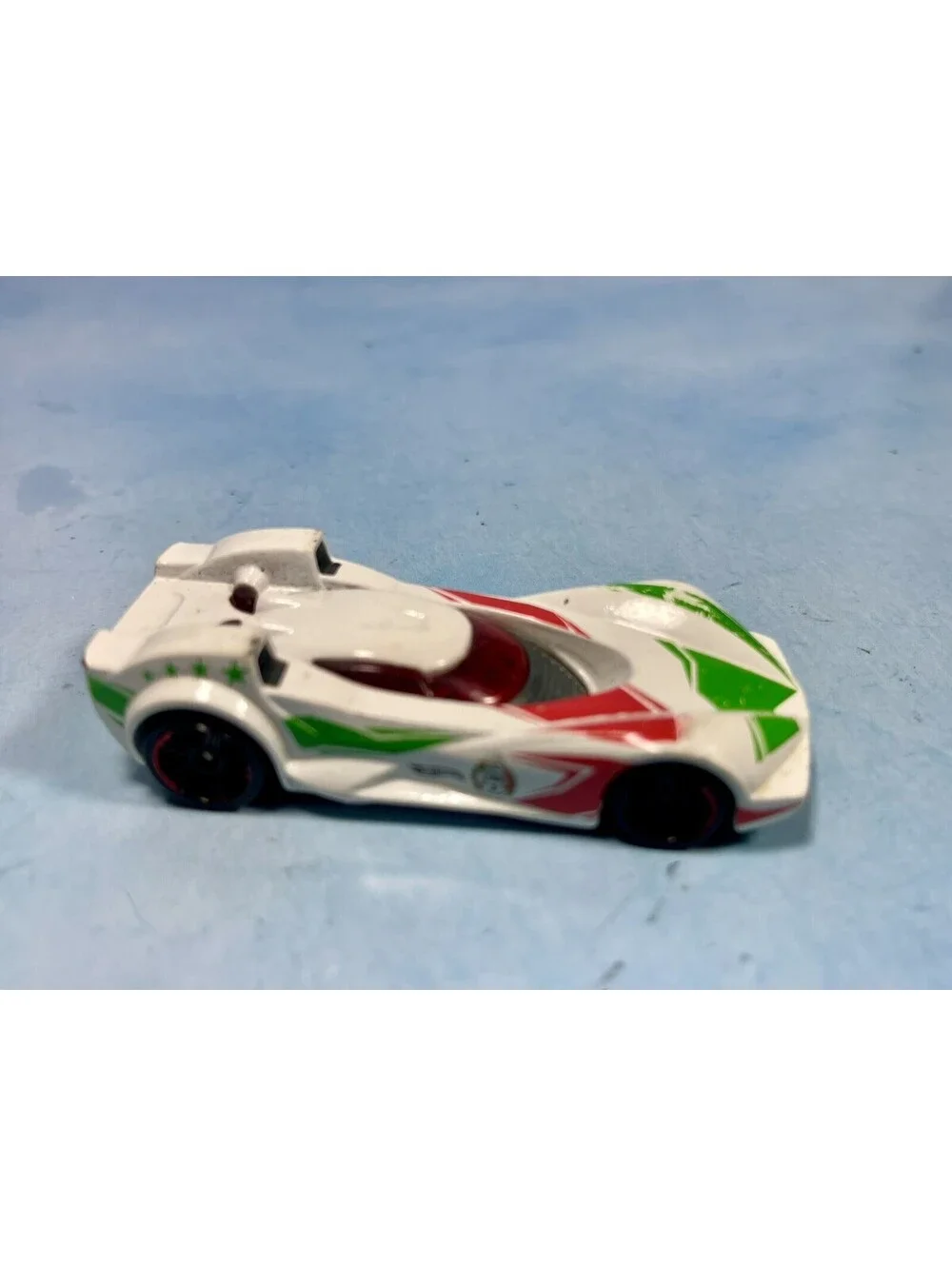 2009 Hot Wheels White Scoopa Di Fuego, Made in Malaysia